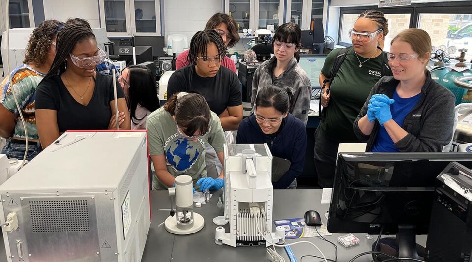 Ten students learn how to load and run a sample in the differential scanning calorimeter (DSC).