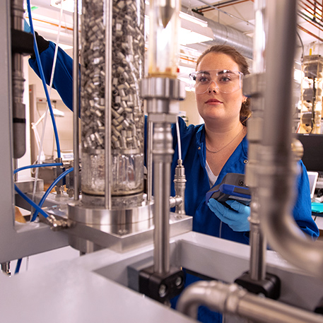 CBE Undergrad Anna Kleunder in Schleckser Family Unit Operations Laboratory